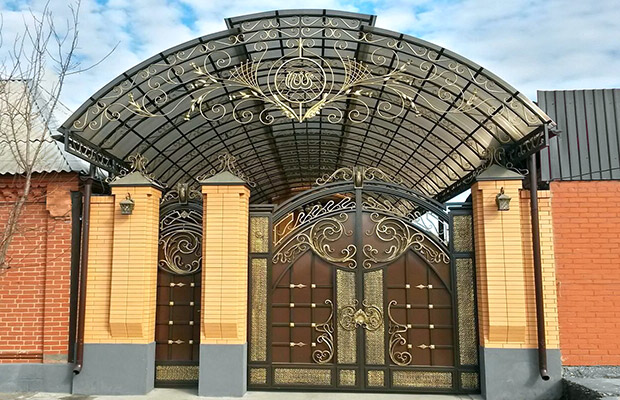 Купить или заказать ворота для дома с навесом - стильные и надежные решения для вашего участка в Славгороде от 41927 руб | ВоротМастер-Слд